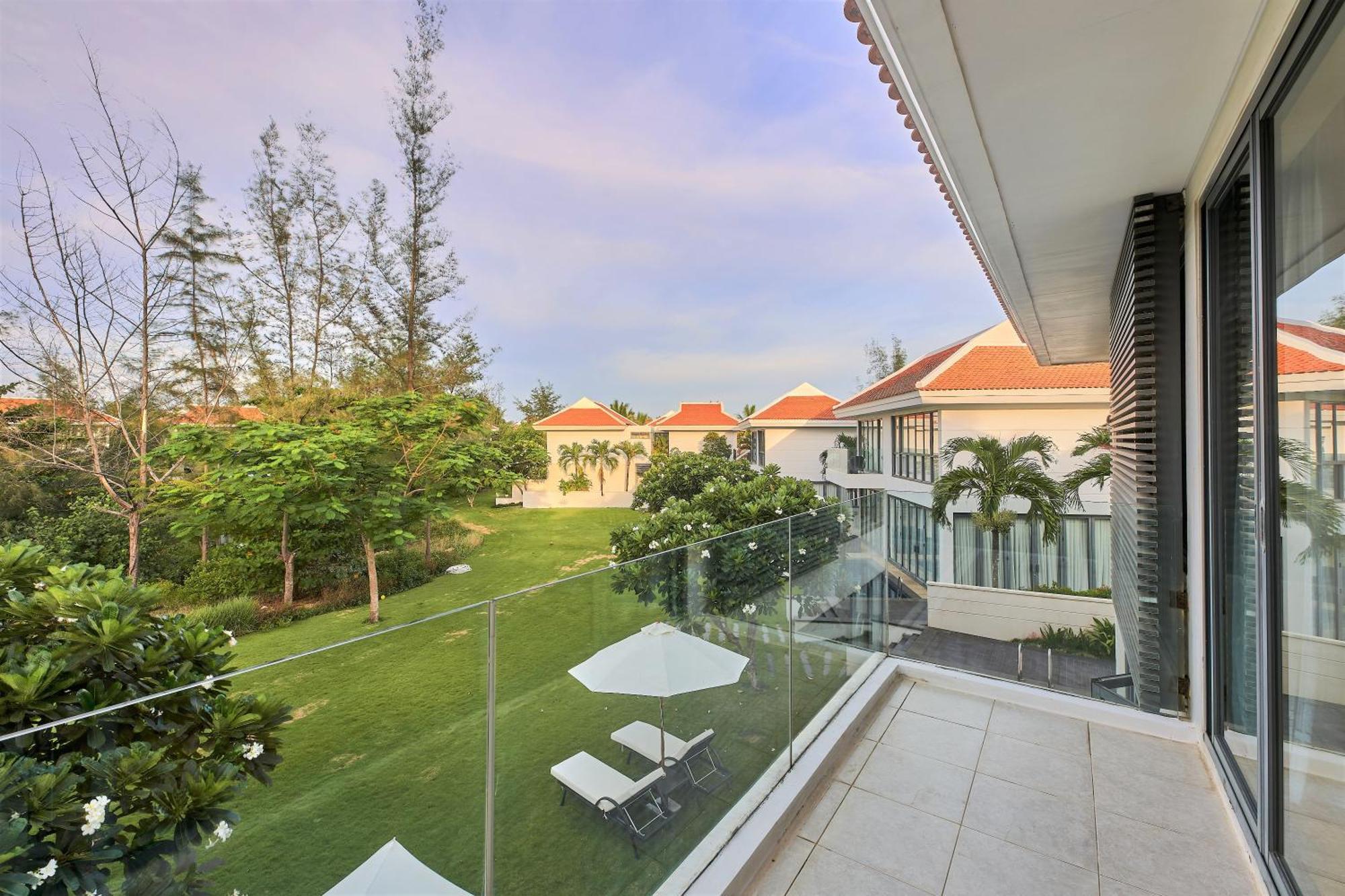 Memories Holiday Beach Villa Da Nang Buitenkant foto
